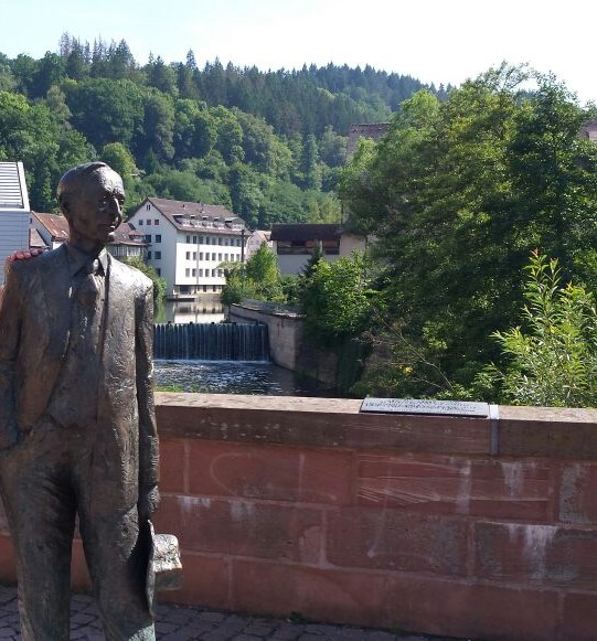Hermmann Hesse Brücke in Calw mit Bronze